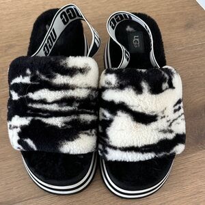 UGG platform Black and White Fluffy Slippers